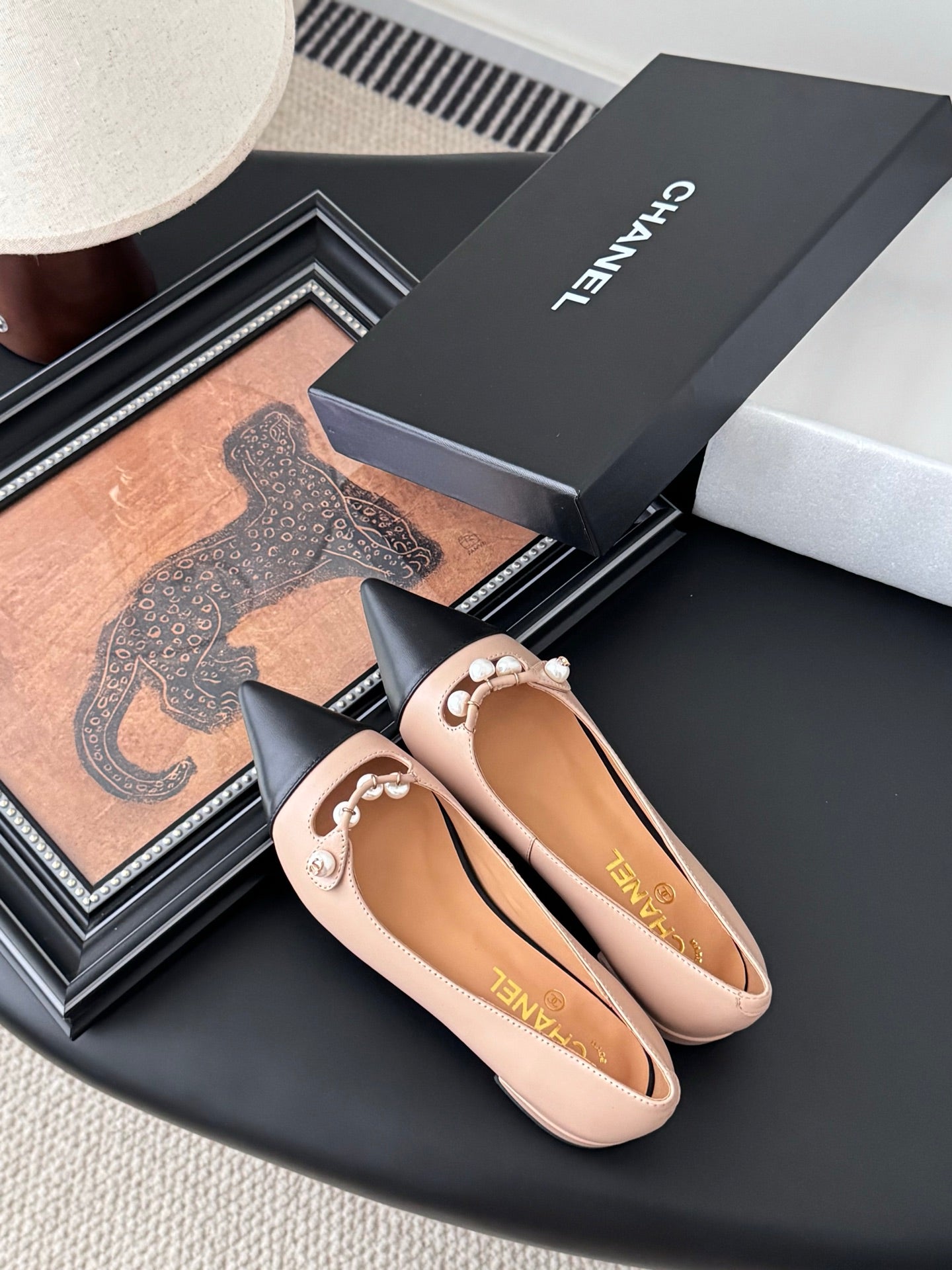 C 25 Pointed low heeled shoes（WHITE/BLACK/PINK）
