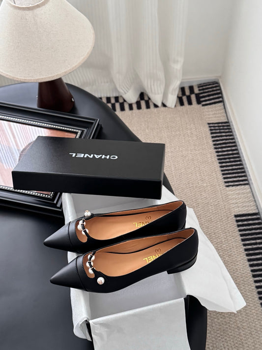 C 25 Pointed low heeled shoes（WHITE/BLACK/PINK）