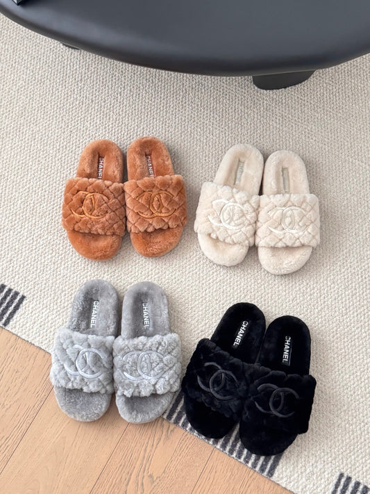 C 25K new fur slippers