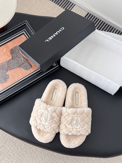 C 25K new fur slippers
