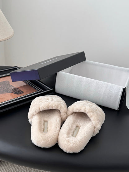 C 25K new fur slippers