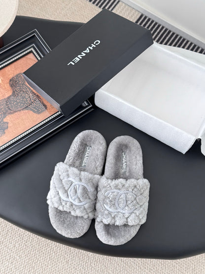 C 25K new fur slippers