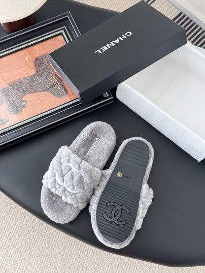 C 25K new fur slippers