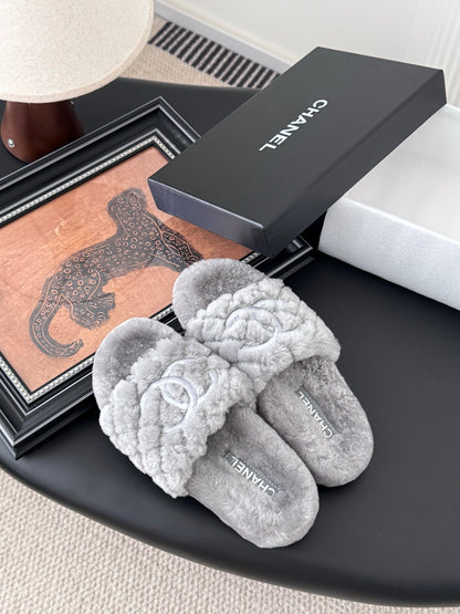 C 25K new fur slippers