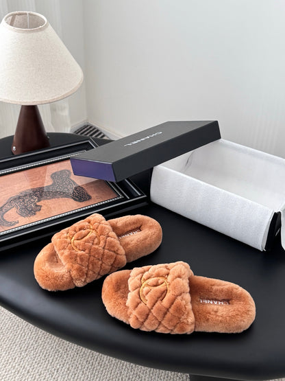 C 25K new fur slippers