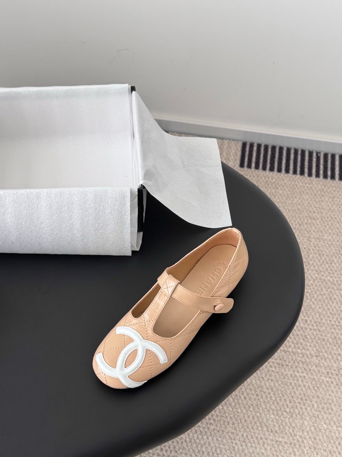 C 25 Vintage vintage series flat shoes