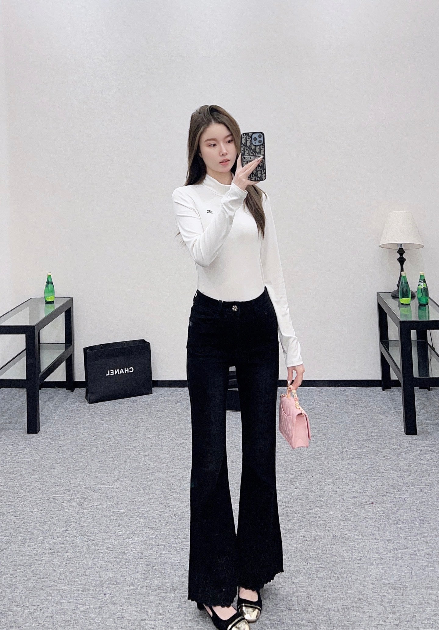 C 25 Diamond-studded high-waisted slim-fitting raw-edge flared jeans