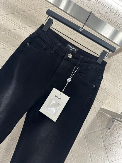 C 25 Diamond-studded high-waisted slim-fitting raw-edge flared jeans