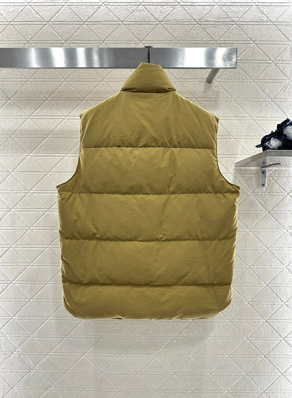 Pr 25 Standing collar down vest