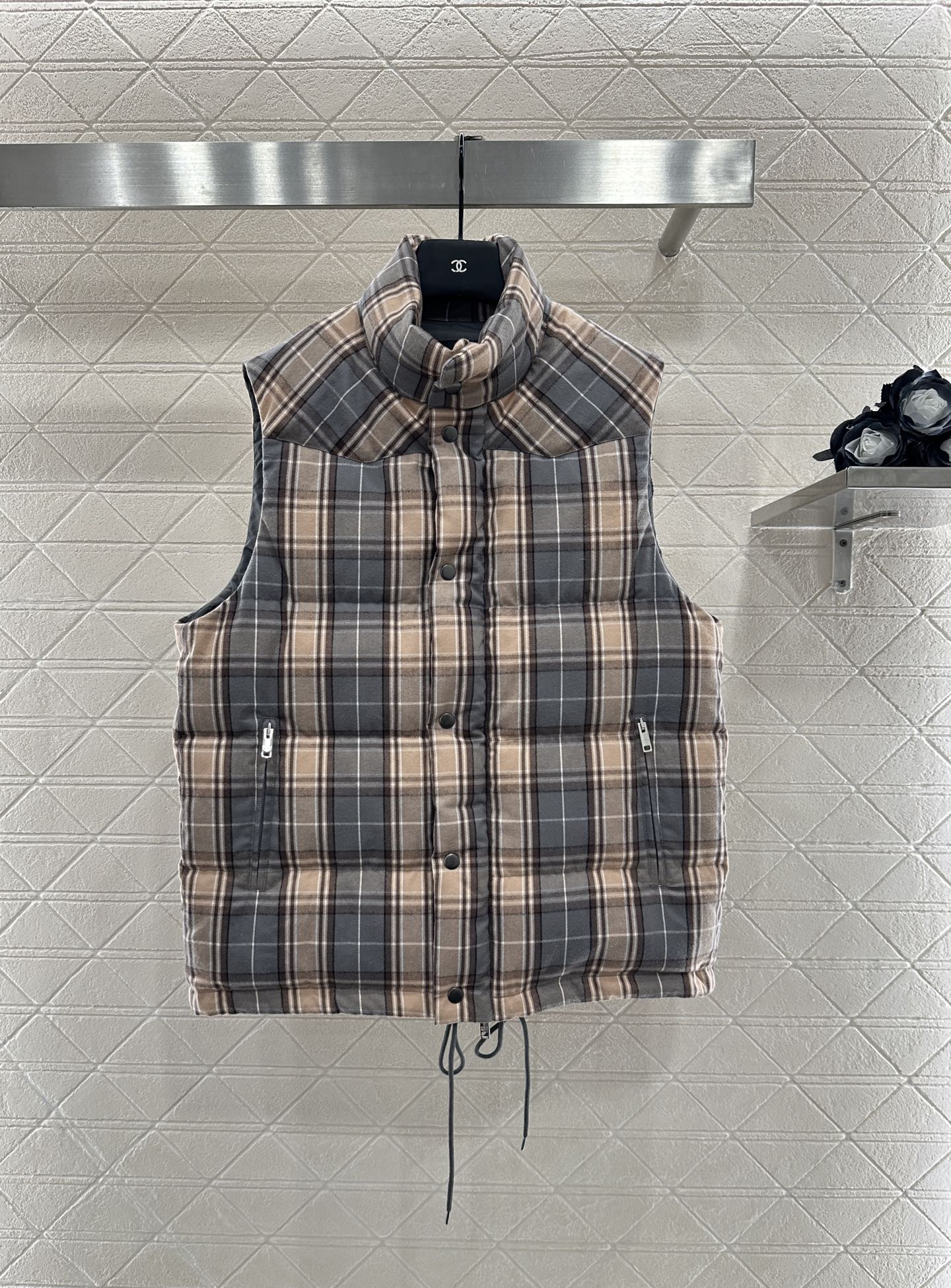 Pr 25 Standing collar plaid down vest