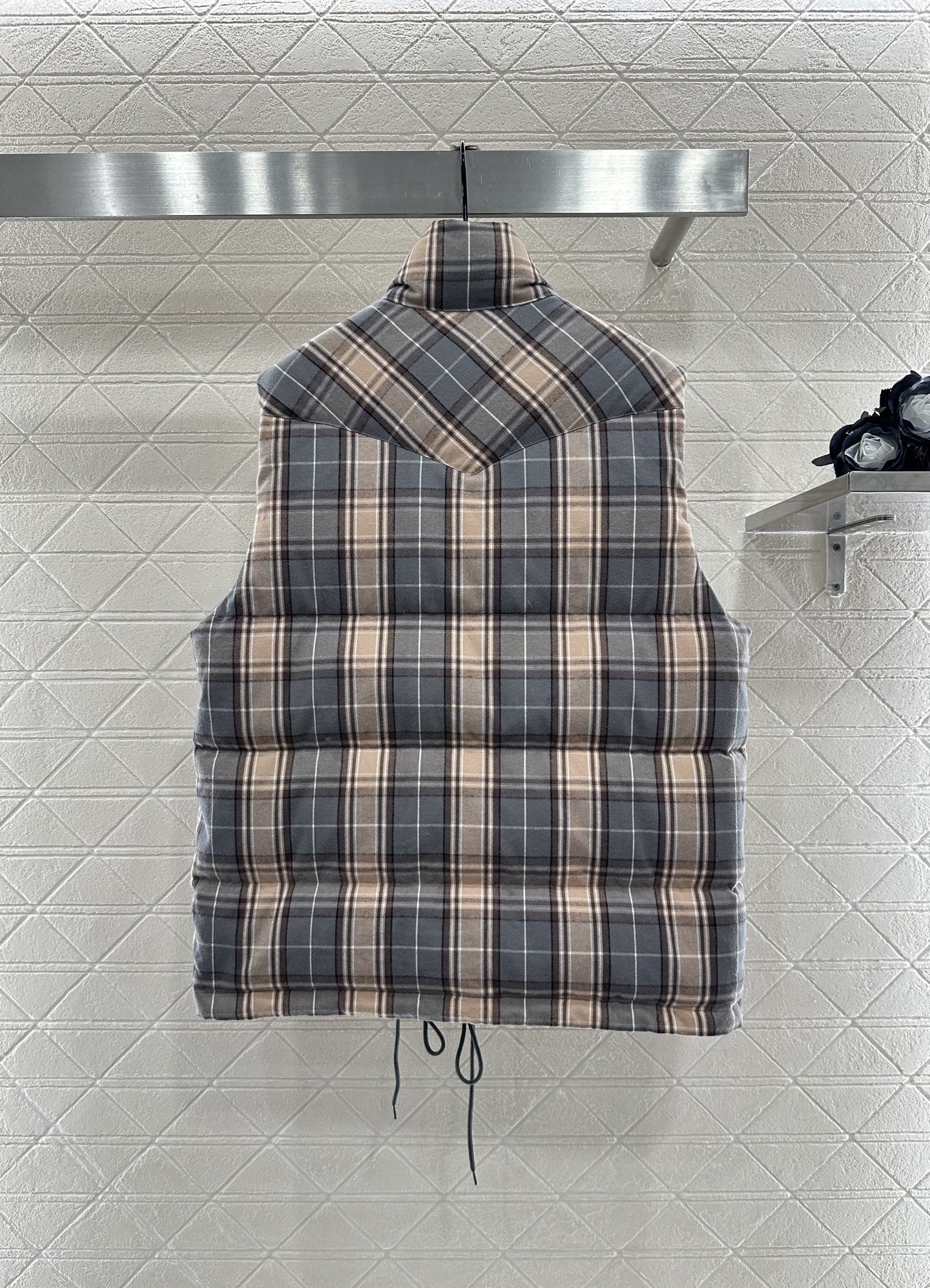 Pr 25 Standing collar plaid down vest