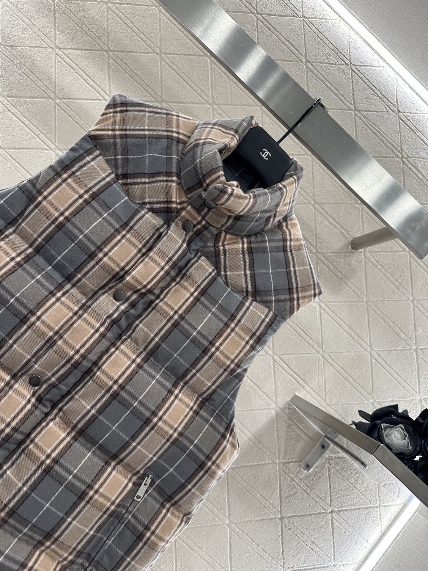 Pr 25 Standing collar plaid down vest
