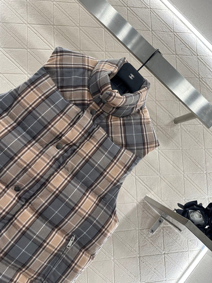 Pr 25 Standing collar plaid down vest