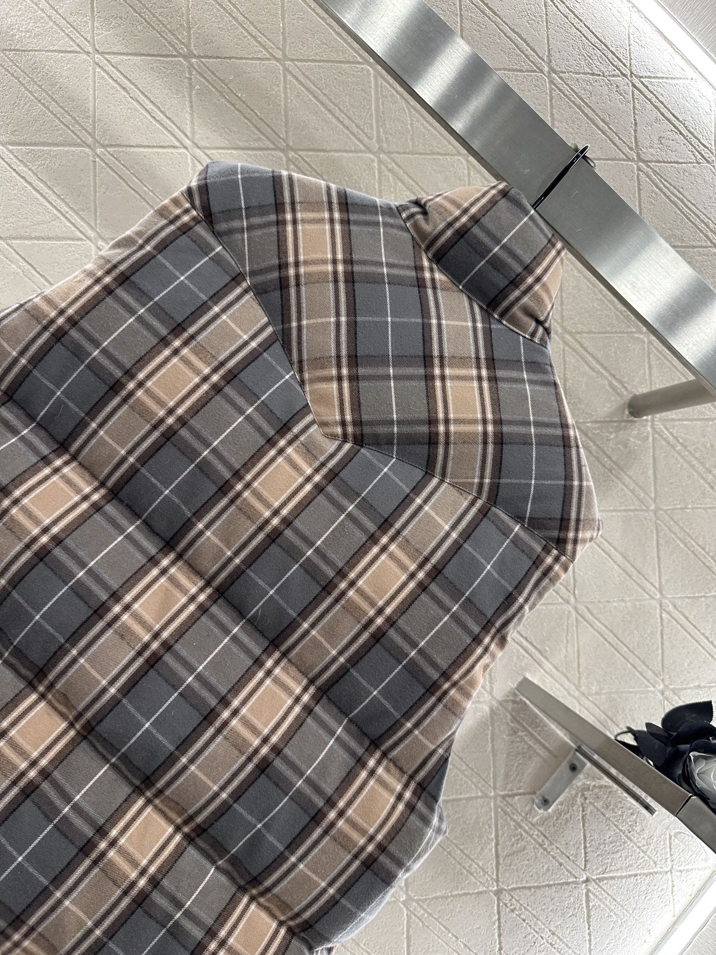Pr 25 Standing collar plaid down vest