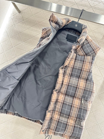 Pr 25 Standing collar plaid down vest