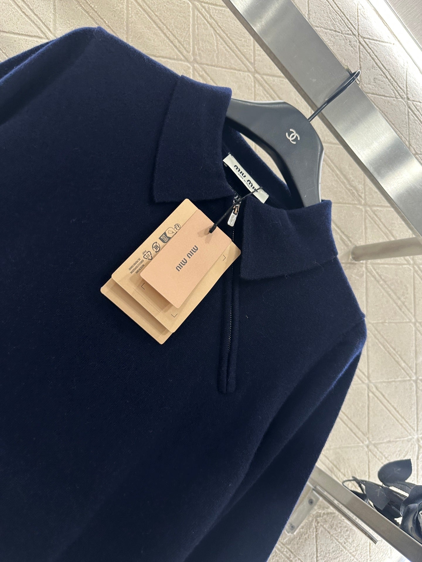 Mi 25 Flip collar slanted open collar knitted long sleeved shirt