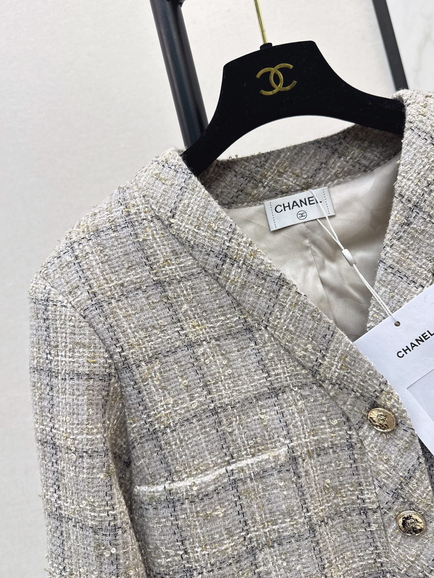 C 25 New V-neck woven jacket