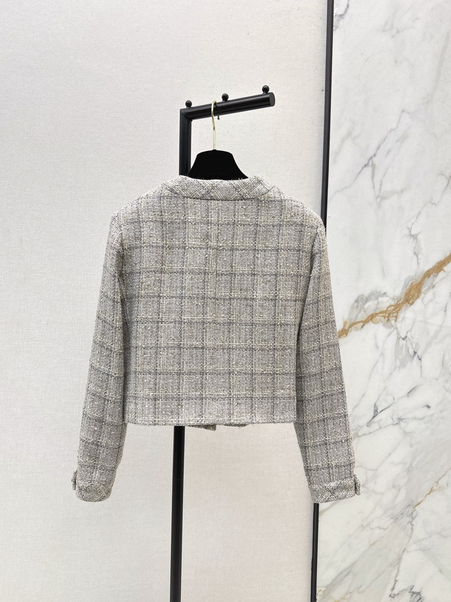 C 25 New V-neck woven jacket