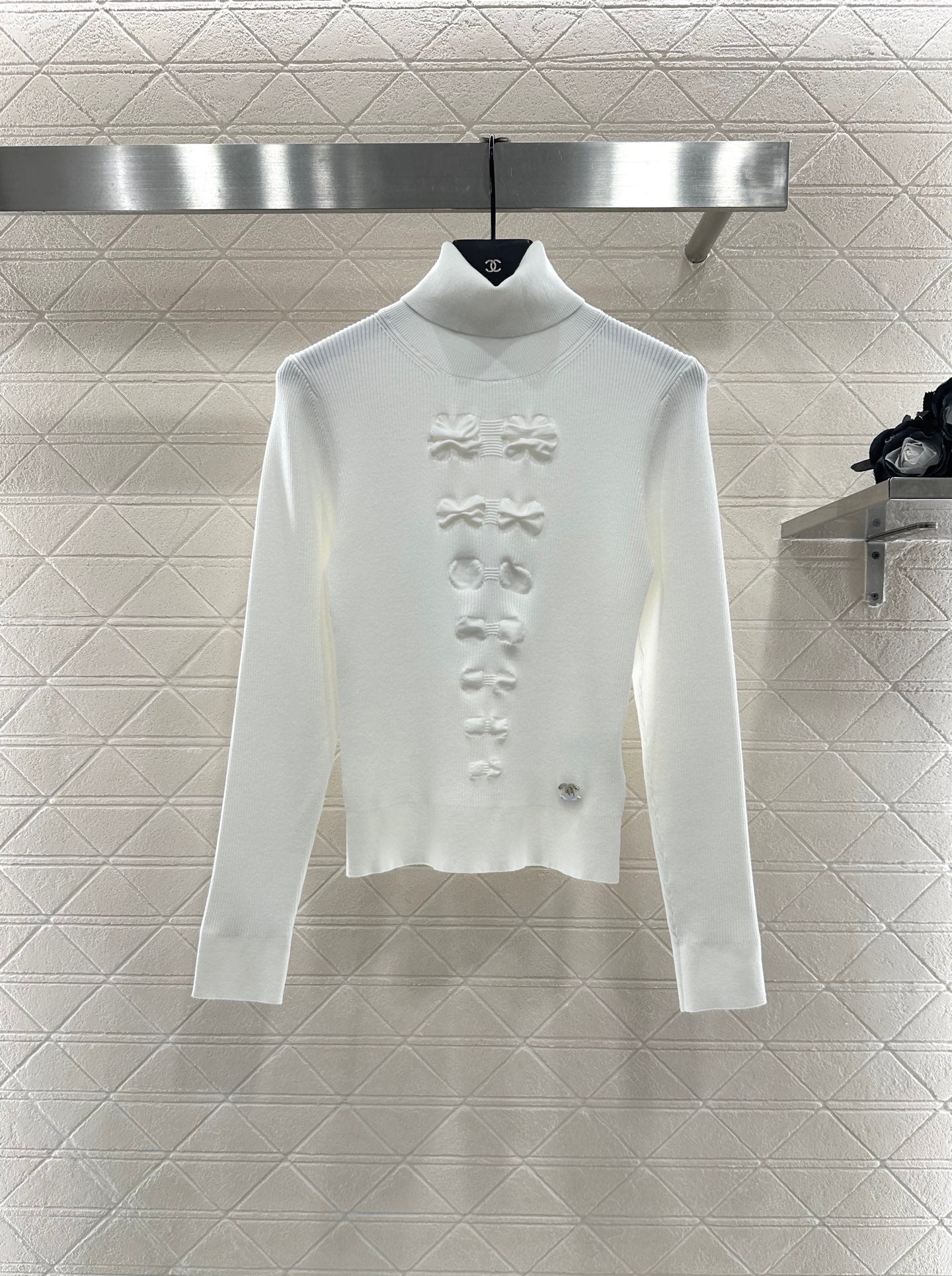 C 25 Bow tie high neck long sleeved sweater(WHITE/BLACK)
