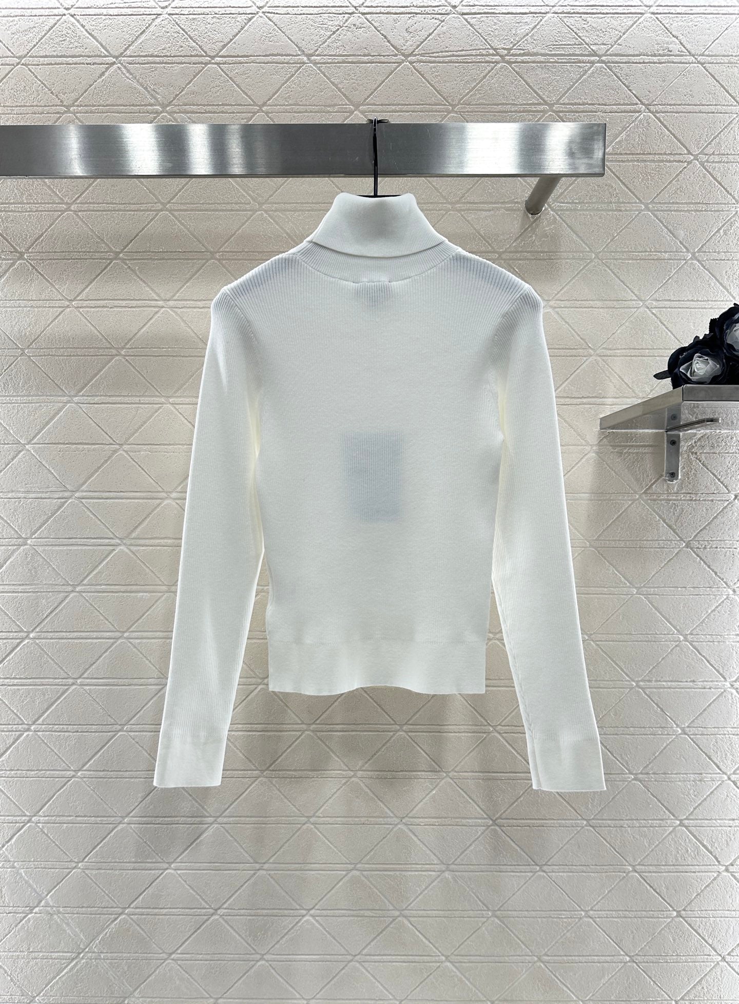 C 25 Bow tie high neck long sleeved sweater(WHITE/BLACK)