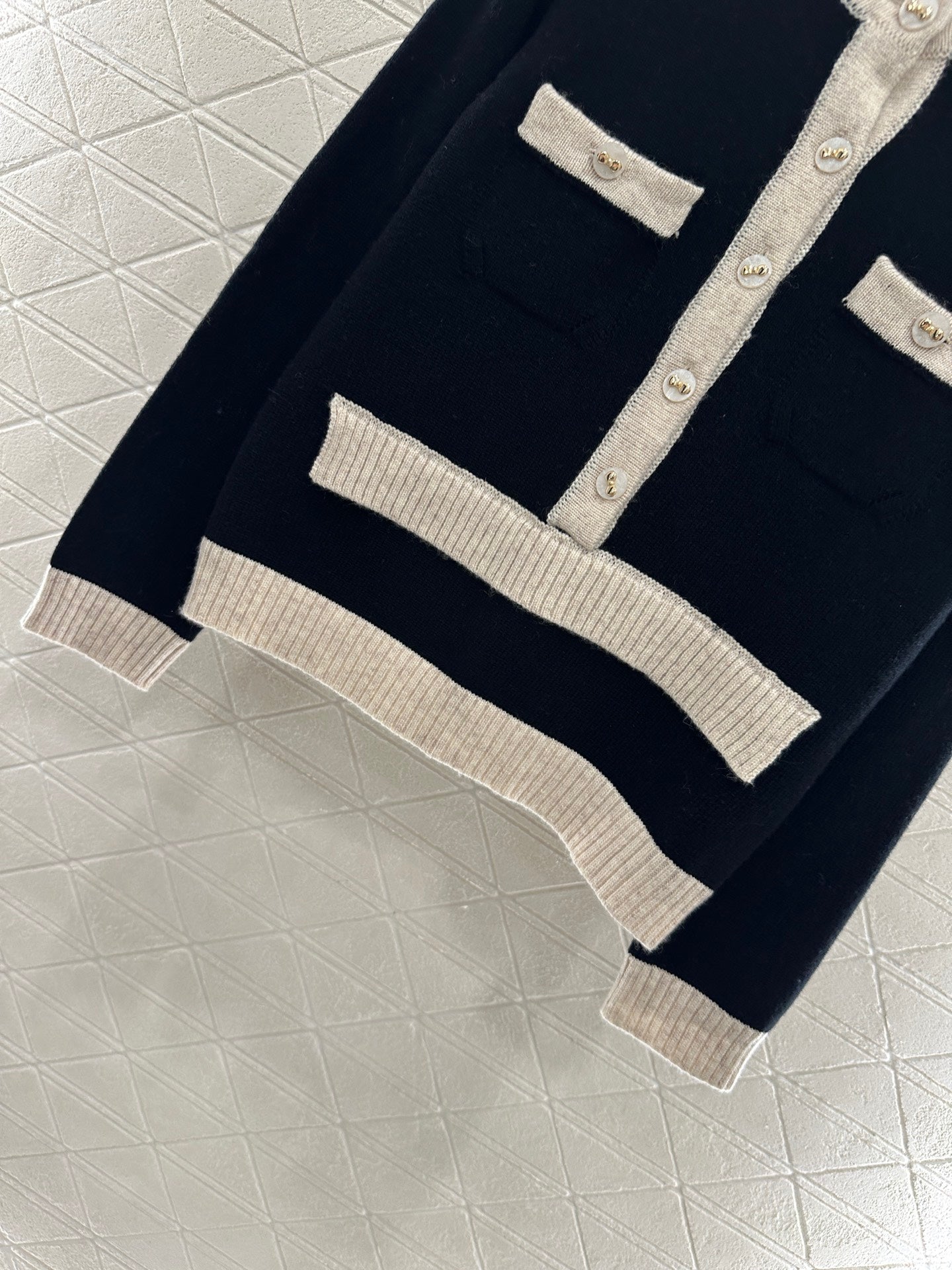 C 25 Pocket knitted cashmere long sleeved+short skirt set