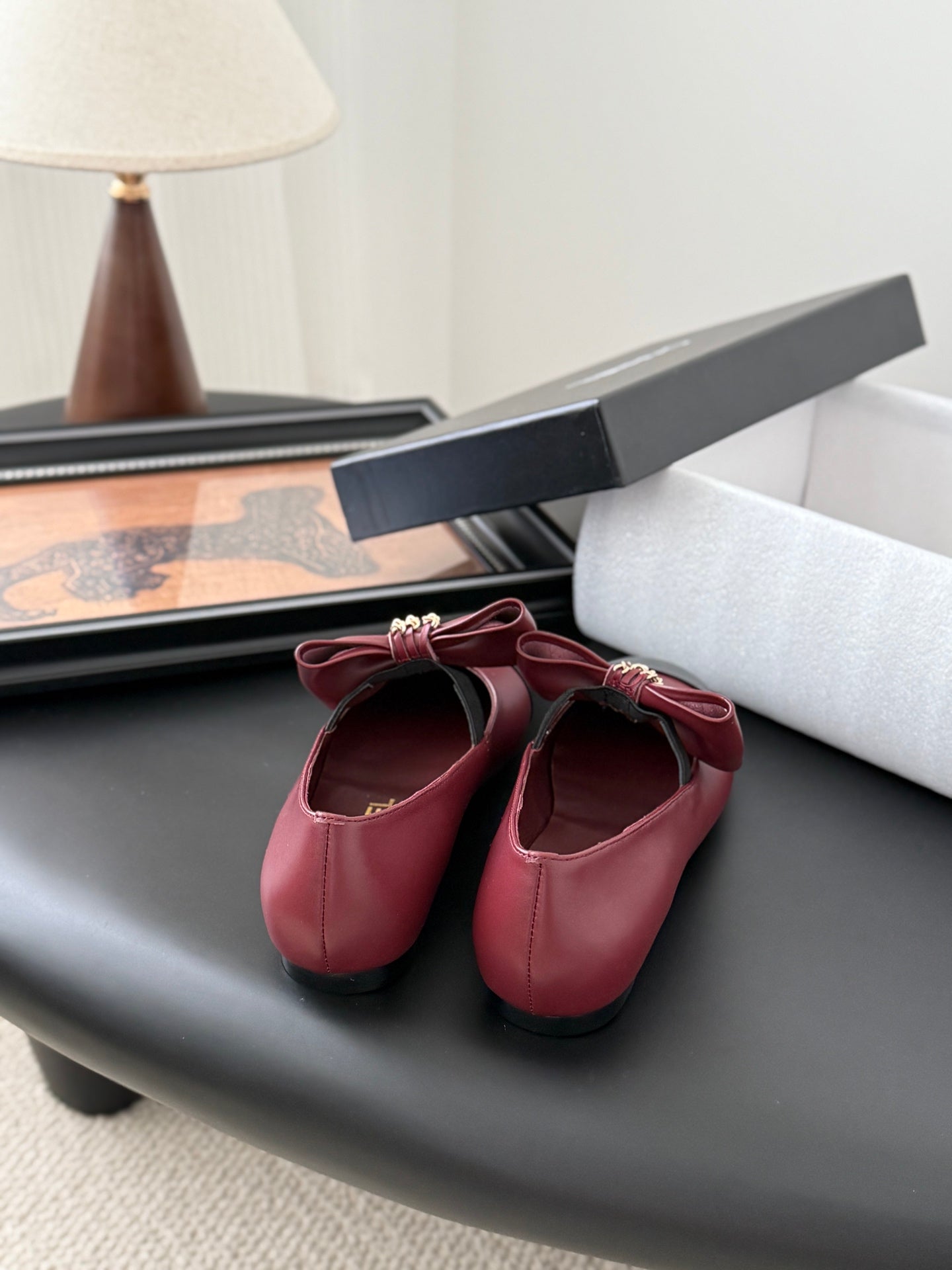 C 25P New Bow-Decorated Flat Loafers