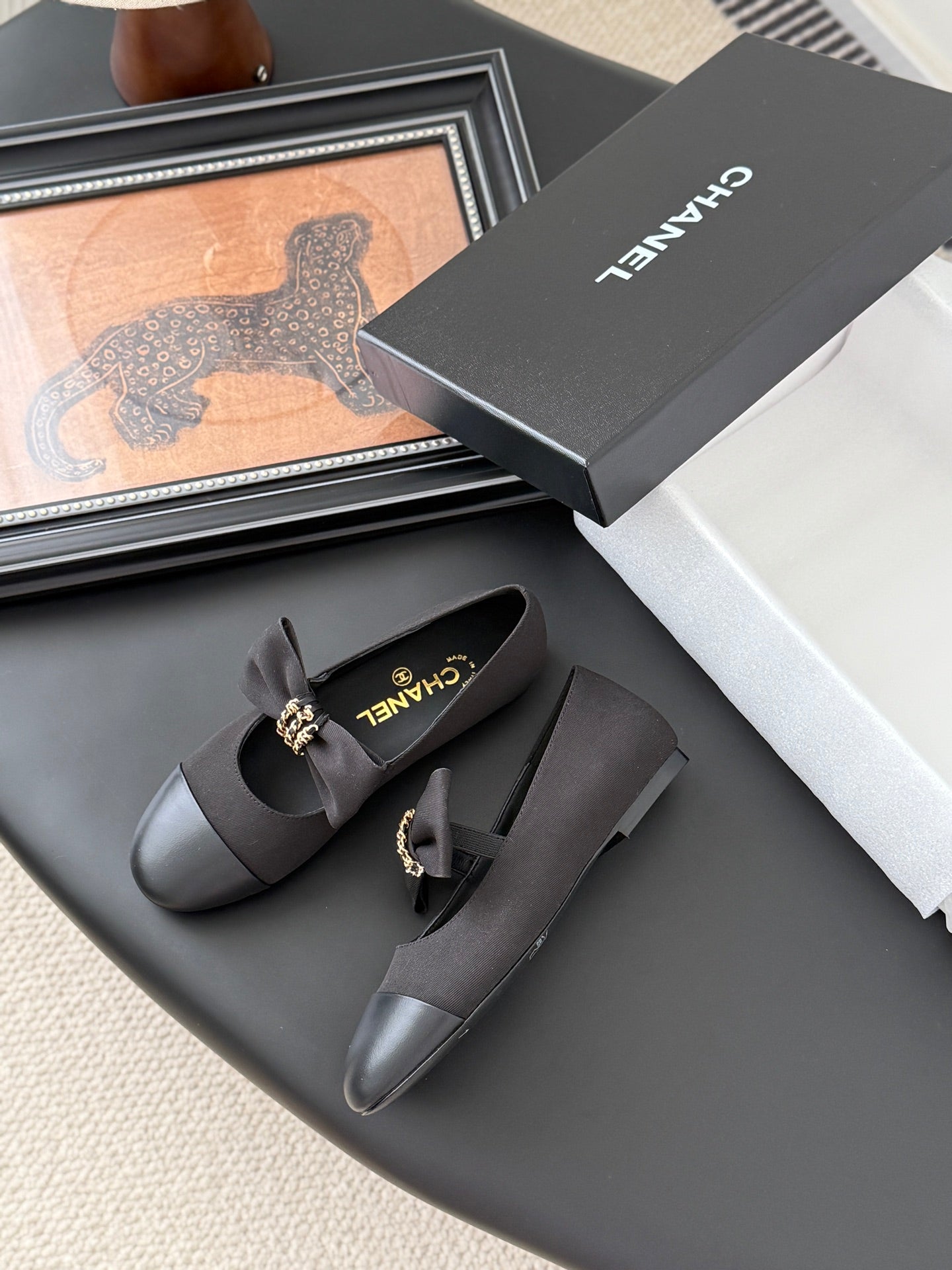 C 25P New Bow-Decorated Flat Loafers