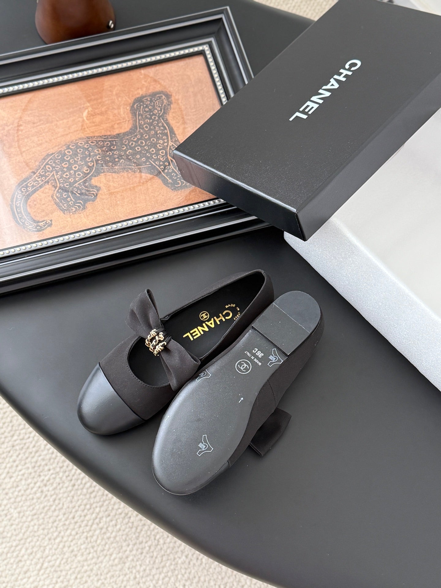 C 25P New Bow-Decorated Flat Loafers