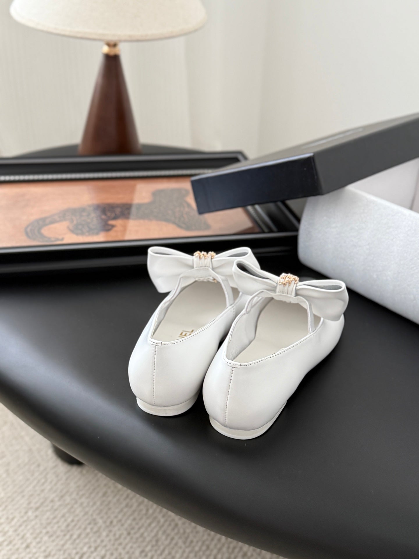 C 25P New Bow-Decorated Flat Loafers