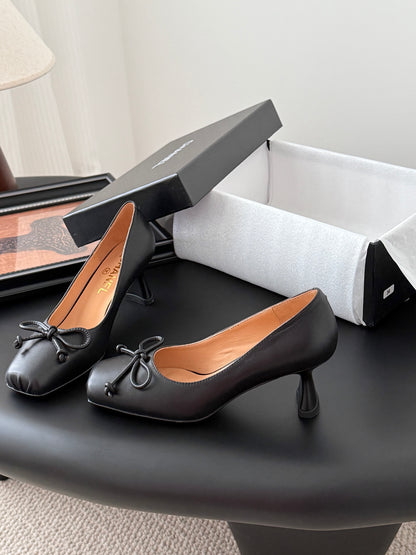 C 25B Mary Jane high heels