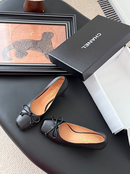 C 25B Mary Jane high heels