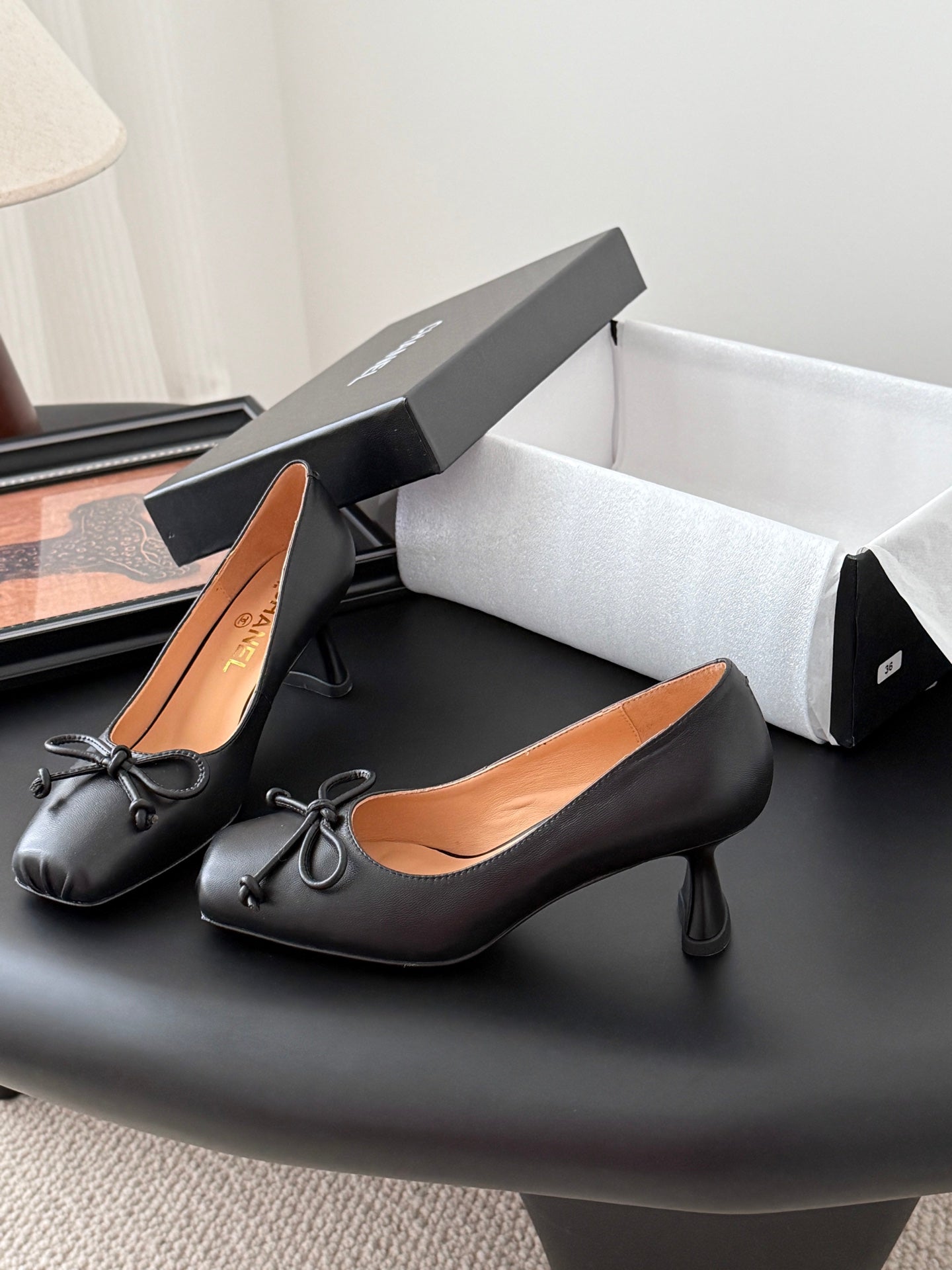 C 25B Mary Jane high heels