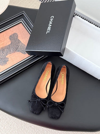 C 25B Mary Jane high heels