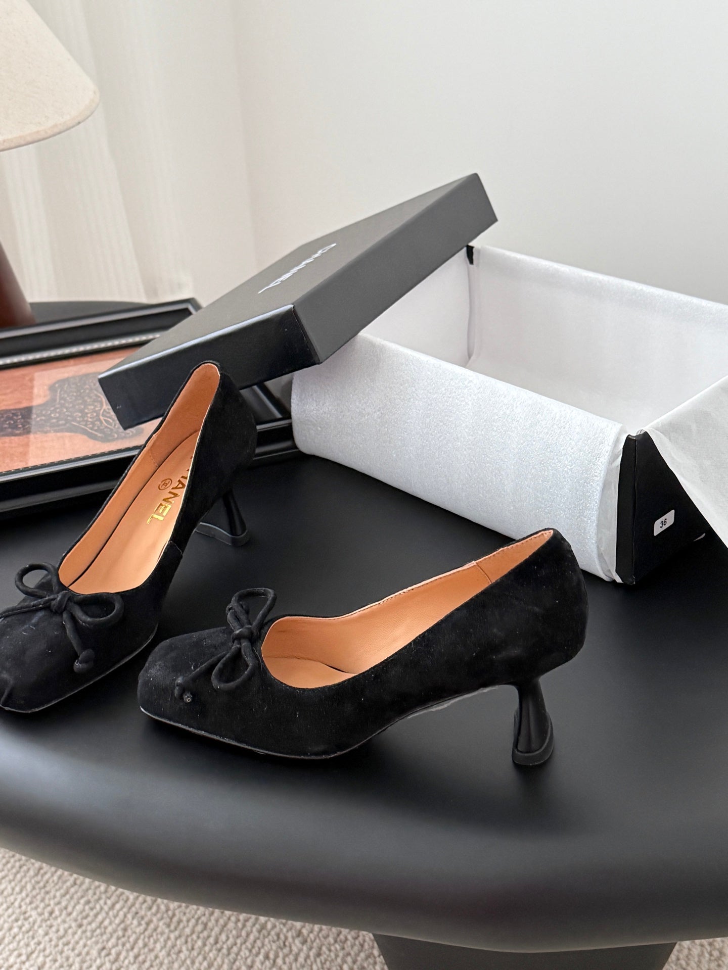 C 25B Mary Jane high heels