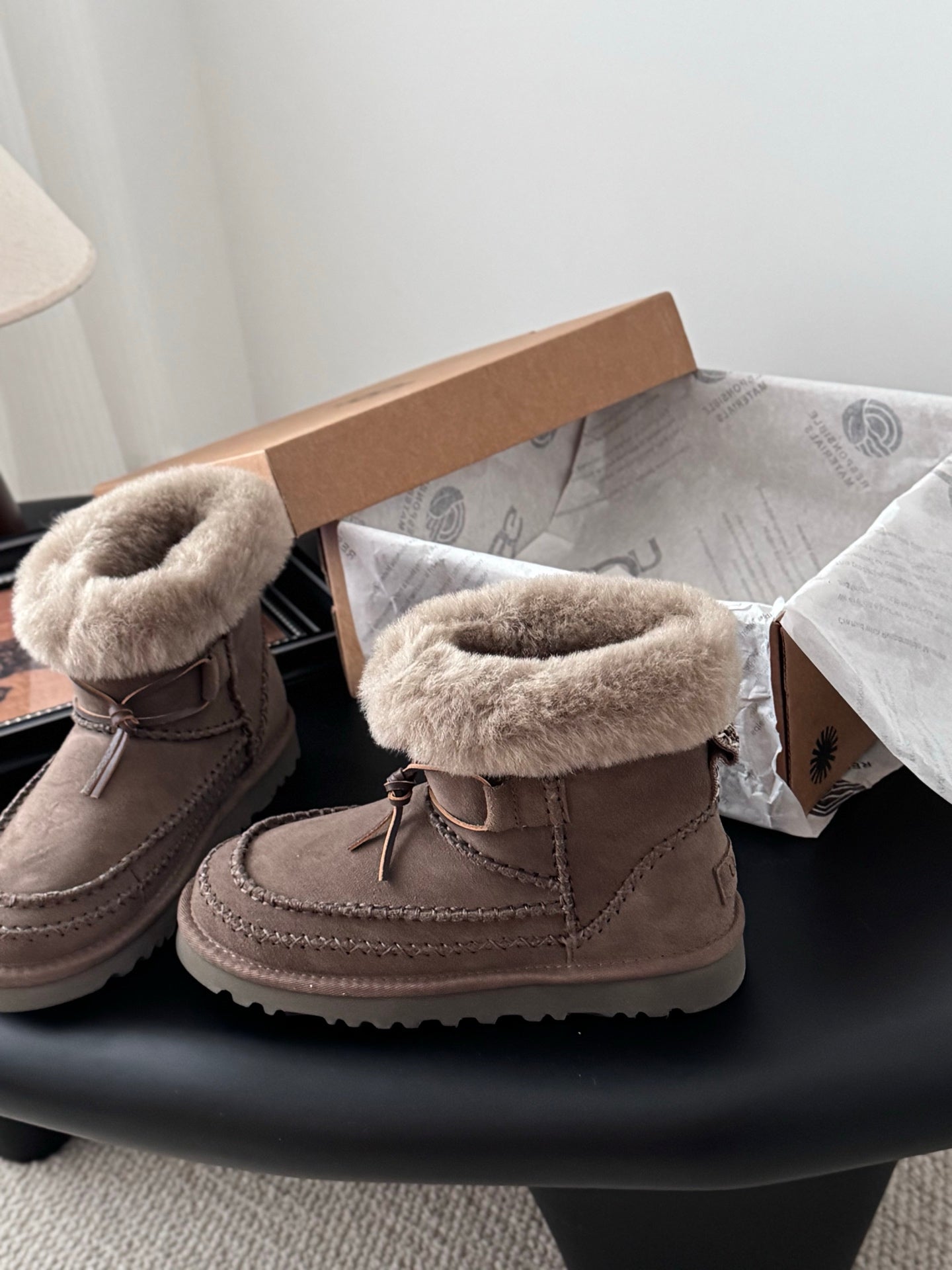 25 Plush snow boots