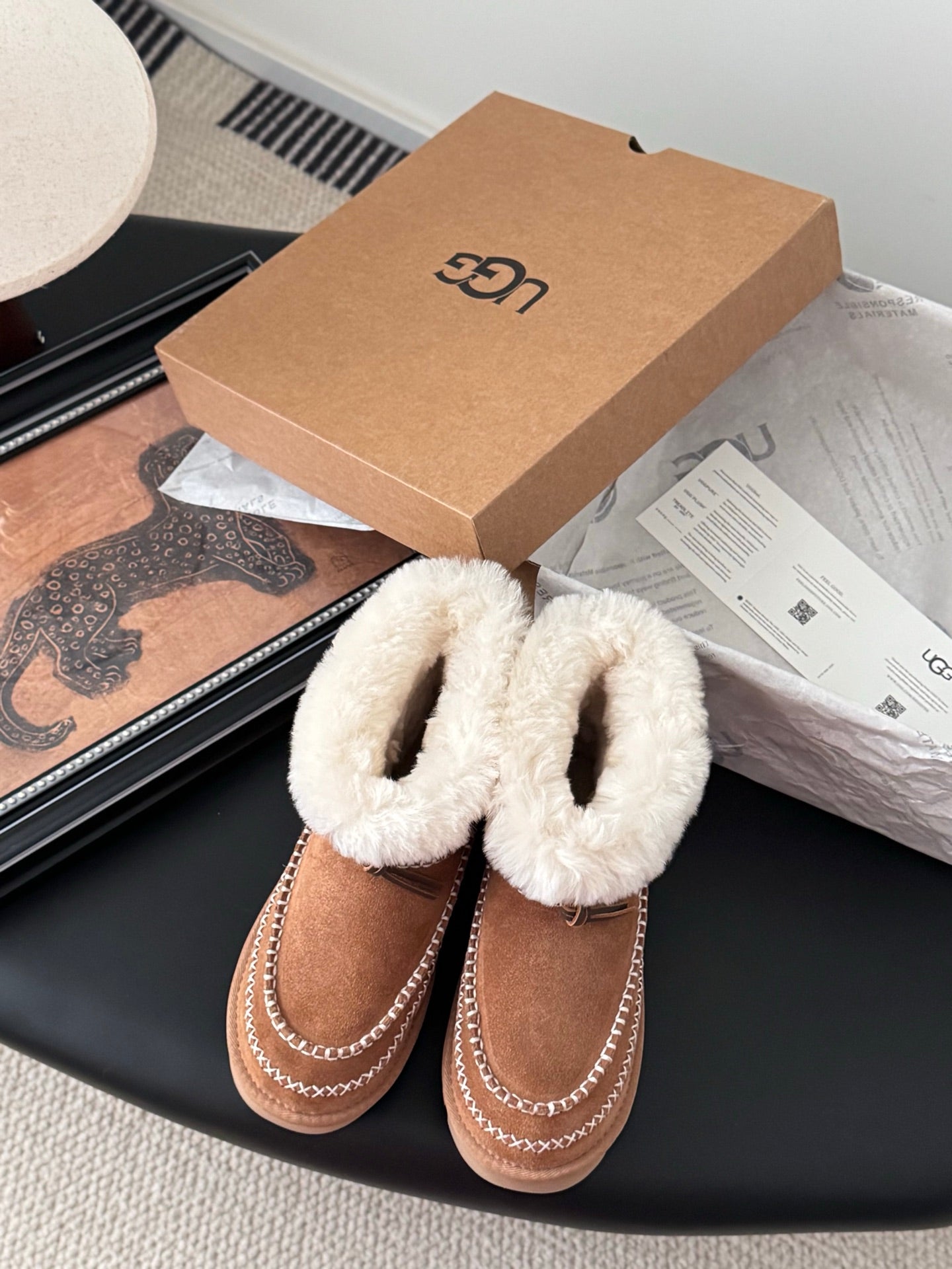 25 Plush snow boots