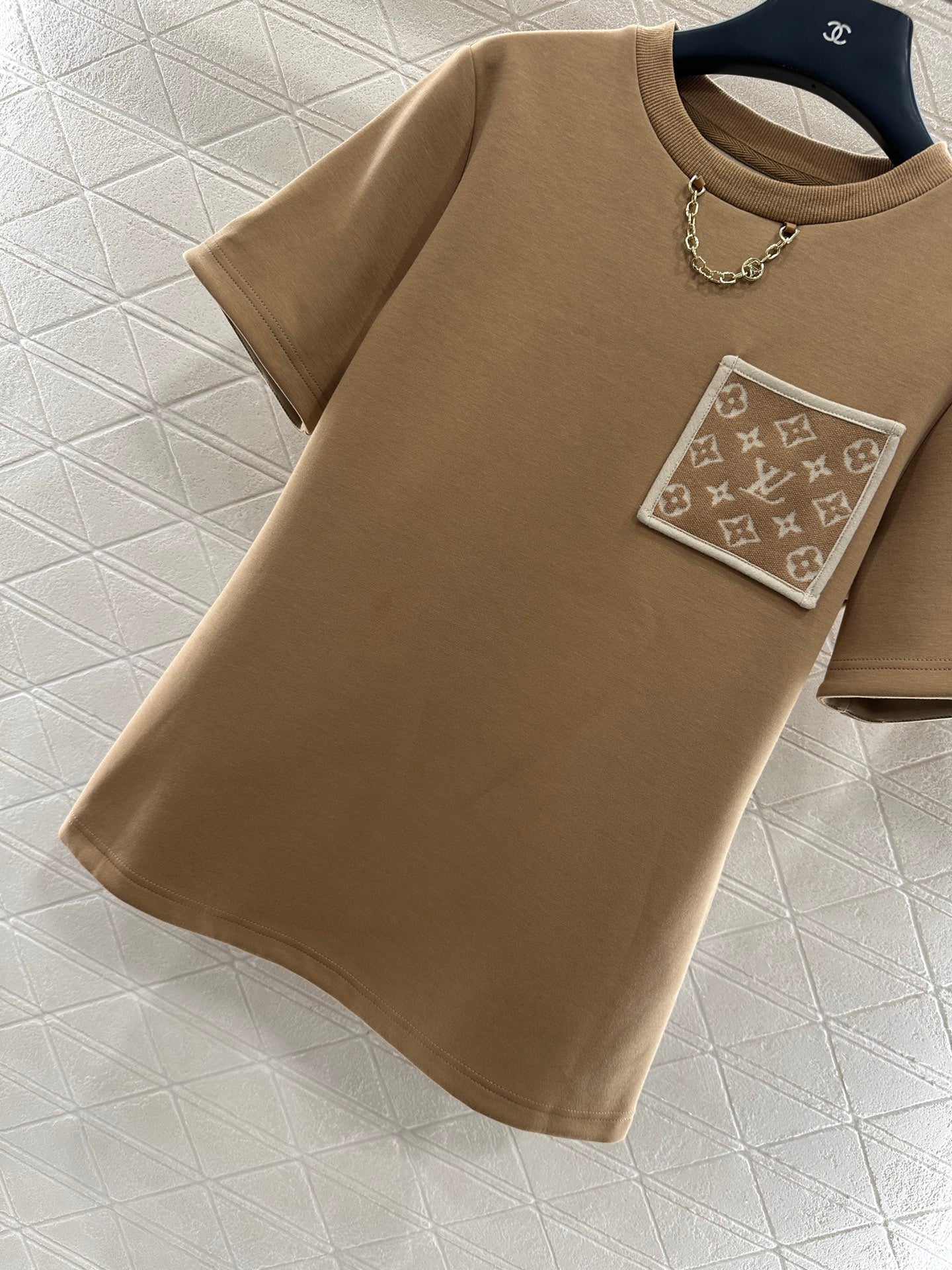 L 25 Jacquard cotton polyester blend short sleeved shirt  (KHAKI/BLACK)