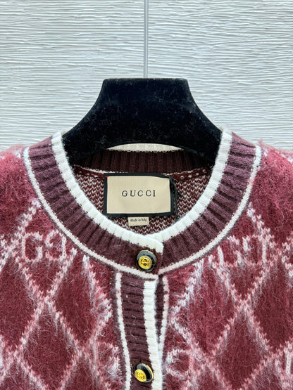 Gu 25 Vintage letter diamond grid round neck knitted wool cardigan