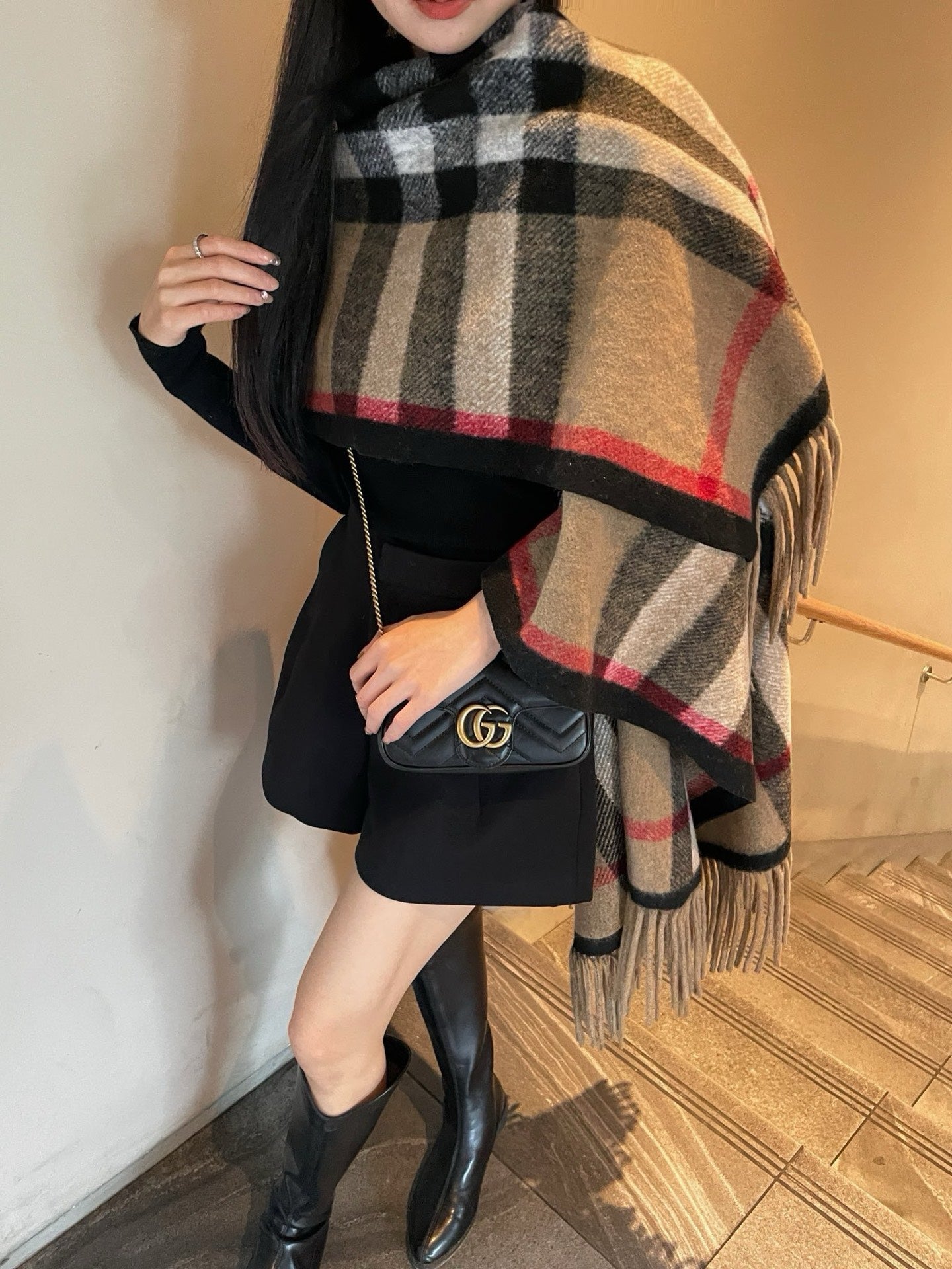 Bur 25fw New classic plaid pattern wool shawl scarf