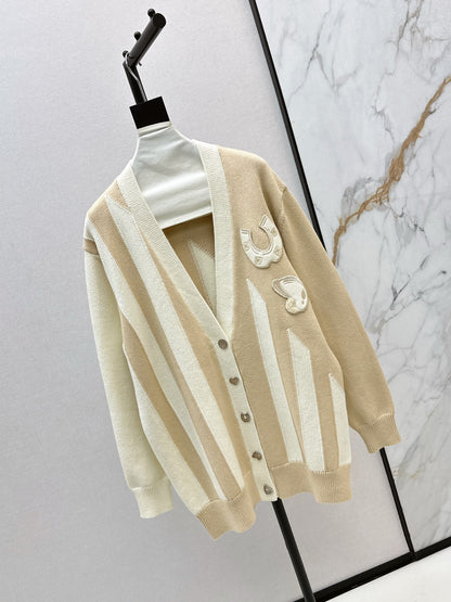 He 25 New premium V-neck knitted cardigan