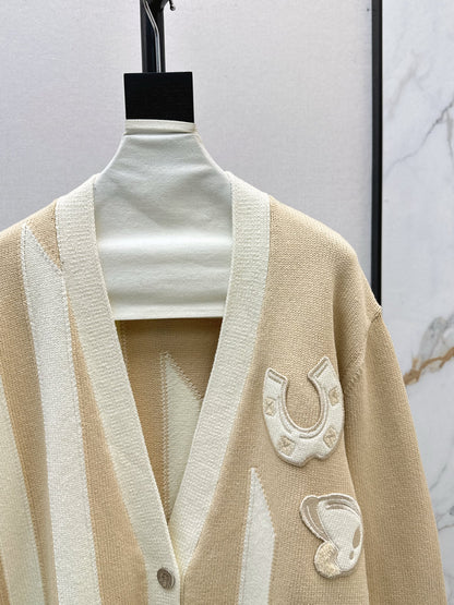 He 25 New premium V-neck knitted cardigan
