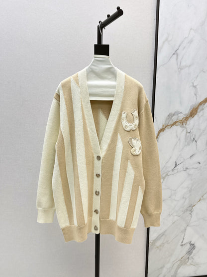 He 25 New premium V-neck knitted cardigan