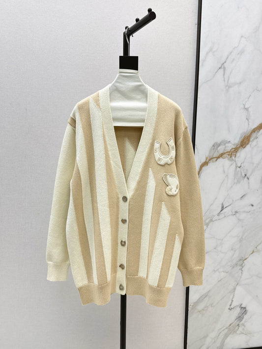 He 25 New premium V-neck knitted cardigan