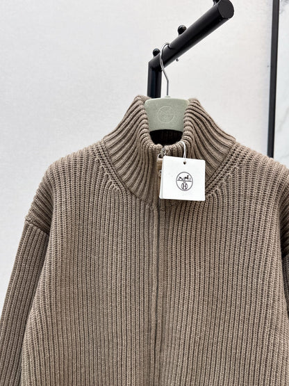 He 25 New Classic H-Pattern Decorative Pocket Wool Knitted Cardigan(GRAY/RED)