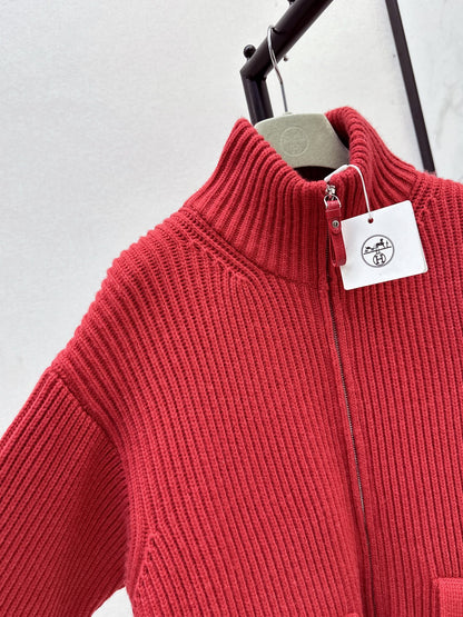 He 25 New Classic H-Pattern Decorative Pocket Wool Knitted Cardigan(GRAY/RED)