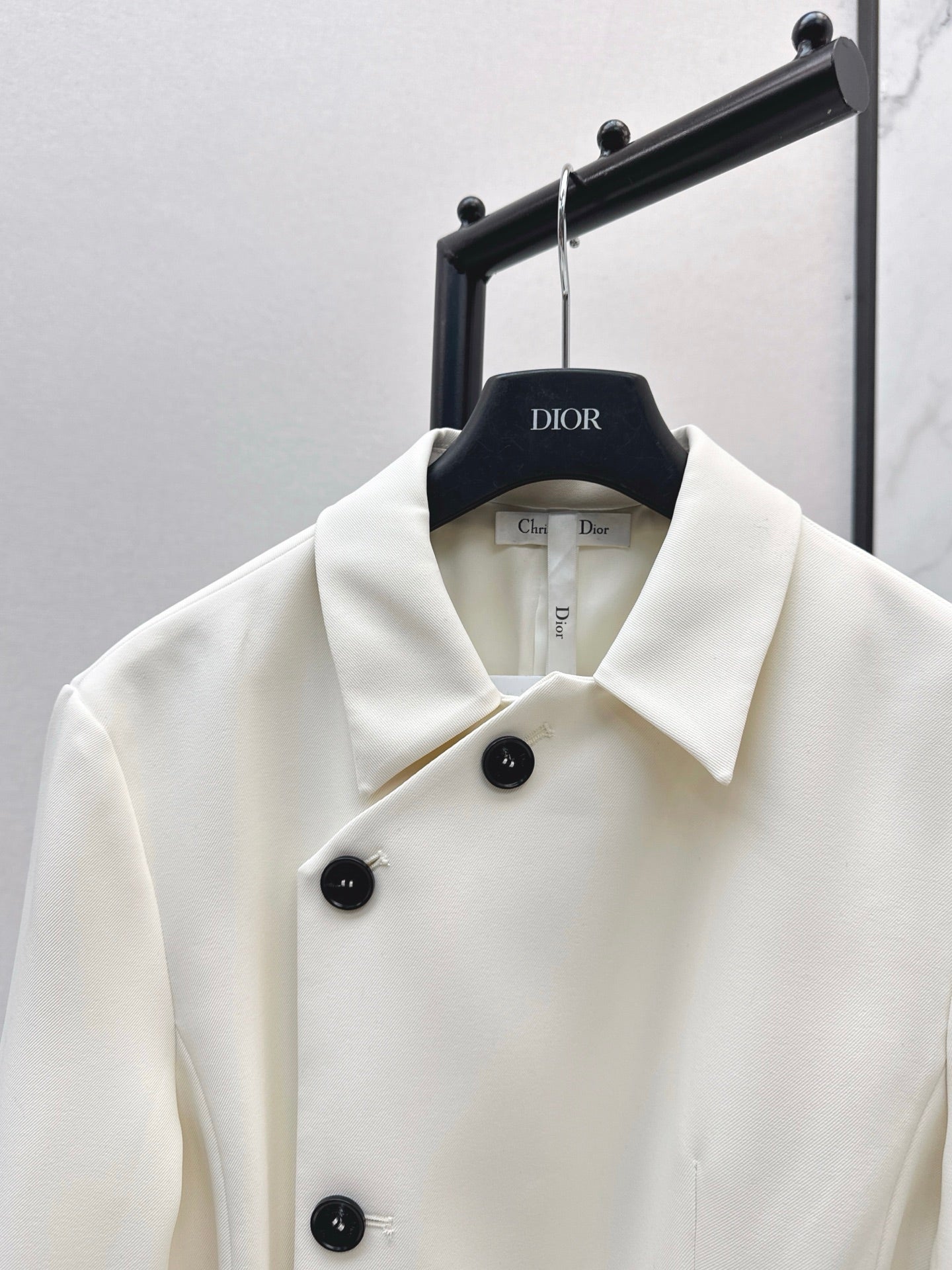 Di 25 New slanted buckle waistband suit jacket（WHITE/BLACK）