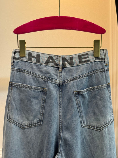 C 25 New distressed light wash jeans with logo letter design on waist