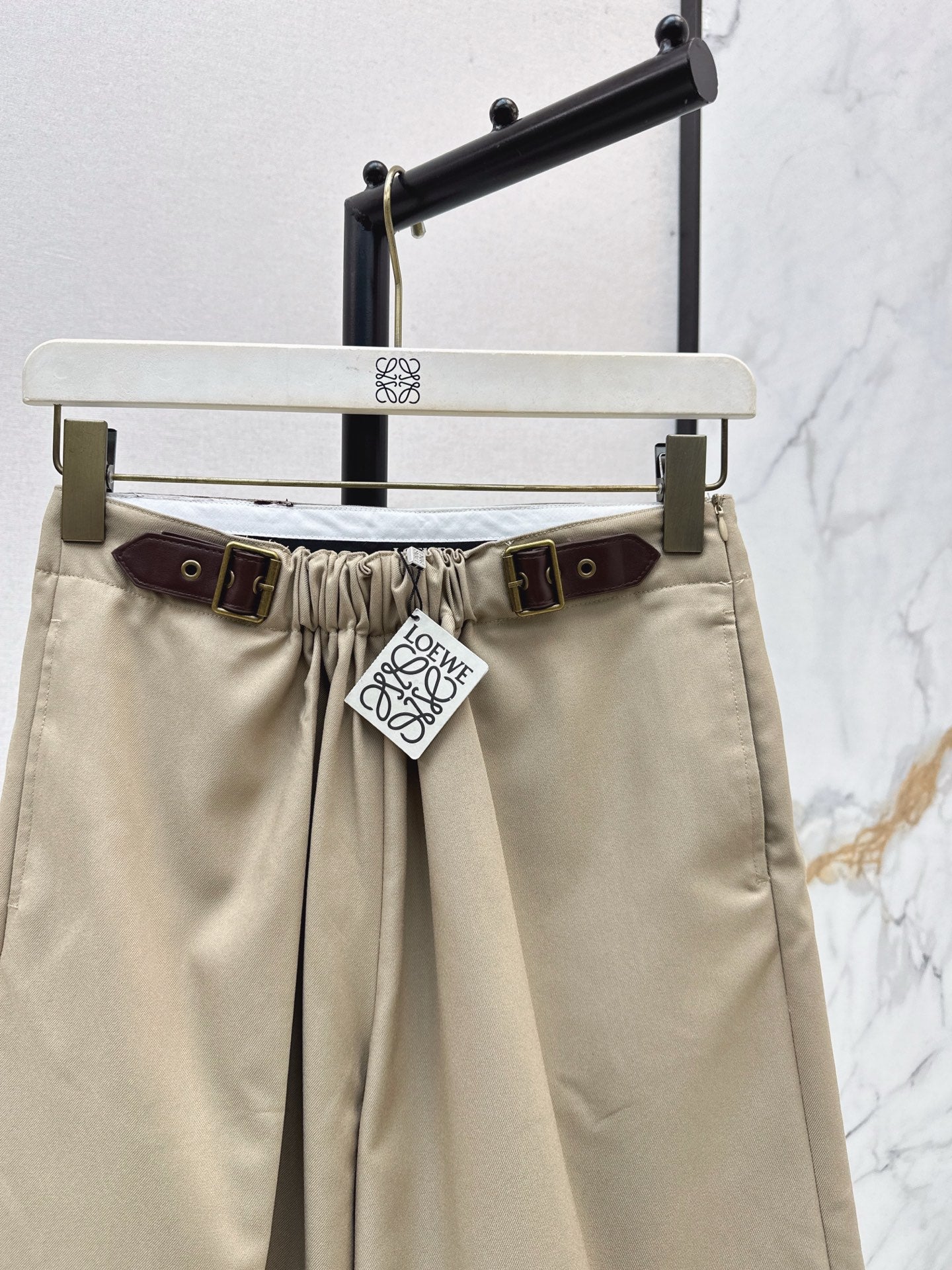 Lo 25 Leather buckle elastic high waisted pants(KHAKI/BLACK)