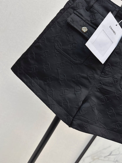 C 25 New jacquard logo shorts