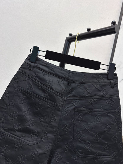 C 25 New jacquard logo shorts